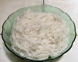 Foto langkah ke 1 dari resep Bihun Kuah Chili Oil.