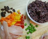 รูปขั้นตอนการทำที่ 1 ของ ข้าวไรซ์เบอรี่ผัดอกไก่