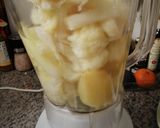A picture of step 4 of Cauliflower Cream Soup.