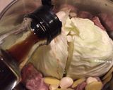 A picture of step 4 of Braised Cabbage with Pork Ribs (Hakka Style).