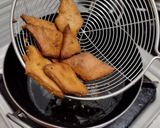 खमंग खुसखुशीत बाजरीच्या कापण्या (Bajrichya Kapnya Recipe In Marathi) रेसिपी स्टेप 4 फोटो