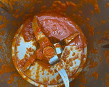 Foto del paso 3 de la receta: Chile relleno de atún con salsa de pimiento