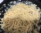 Foto del paso 5 de la receta: Spaghetti Vongole Bianco fácil