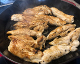Foto del paso 5 de la receta: Solomillos de pollo en sartén de hierro fundido
