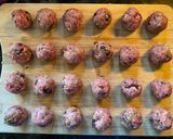Φωτογραφία βήματος 2 της συνταγής Swedish Meatballs!