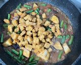 Foto langkah ke 4 dari resep Tumis Tempe dan Jantung Ayam.