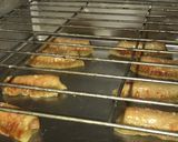 Foto langkah ke 3 dari resep Sosis puff parmesan.