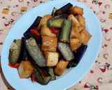 Foto langkah ke 4 dari resep Oseng terong tahu.