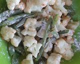 A picture of step 2 of Roasted Cauliflower Sweetcorn Papdi sabji.