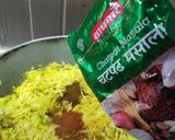मूग डाळ टाकून पत्ता कोबीची भाजी (Moong Dal Patta Kobichi Bhaji Recipe In Marathi) रेसिपी स्टेप 3 फोटो 
