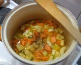 Portugál zöldségkrémleves recept fázis 2 fotója