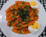 Hình bước làm 8 của món Bánh gạo cay Hàn Quốc
