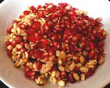 A picture of step 2 of My Granola and pomegranate seeds Breakfast. 🙄.