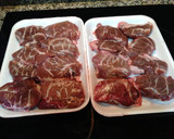 Foto del paso 1 de la receta: Carrilleras de cerdo, sin hueso al vino tinto