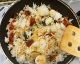 Foto del paso 2 de la receta: Tortilla de arroz y chorizo
