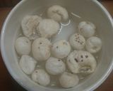 A picture of step 1 of Makhana raita.