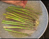 Foto del paso 7 de la receta: Pámpano, edamame y espárragos verdes