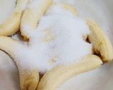Gambar langkah 1 resipi Cekodok Pisang Bulat.
