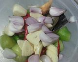 Foto langkah ke 2 dari resep Sayur Asem Daging Belimbing Wuluh.