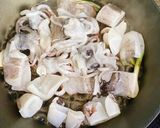 A picture of step 1 of Stir-Fried Cuttlefish.
