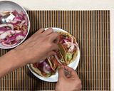 Foto del paso 4 de la receta: Tacos de Camarón Capeados estilo Ensenada