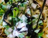 Foto langkah ke 5 dari resep Mie Goreng Bakso Simple.