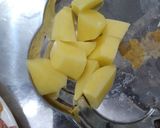 A picture of step 2 of Bonless Aloo murgi salan.