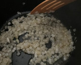 Foto del paso 2 de la receta: Sopa de arroz con pollo, champiñones, acelgas silvestres y especias sabor Cookpad