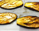 Foto del paso 1 de la receta: Berenjenas rellenas con pollo y verduras