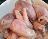 Foto langkah ke 1 dari resep Sup Ceker Ayam Spesial.