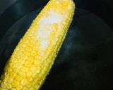 A picture of step 1 of Mexican Elotes. Corn on the cob.