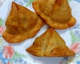 A picture of step 3 of Chhola Samosa Chaat.