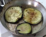 Foto del paso 2 de la receta: Mini pizzas de berenjenas