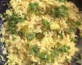 A picture of step 2 of Cabbage and green peas curry.