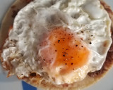 Foto del paso 2 de la receta: Desayuno de campeones 1.6 (Huevo sorpresa)