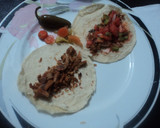 Foto del paso 2 de la receta: Tacos de chicharrón prensado fritito con salsa de jitomate D. Chole. México