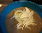 Foto del paso 2 de la receta: Pulpitos con cebolla dorada y acompañamiento (arroz)