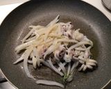 Foto del passaggio 5 della ricetta Fileja con Salsa di Datterini e Zenzero con Pesce