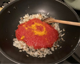 Foto del paso 3 de la receta: Akoho sy voanio (Pollo en leche de coco)