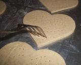 Foto del paso 4 de la receta: Corazón de hojaldre relleno de nata y fresas