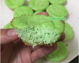 Foto langkah ke 8 dari resep Keto Pandan Cheesecake Muffins.