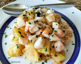 Foto del paso 11 de la receta: Ensalada de patata, pota y langostinos con reducción al pimentón
