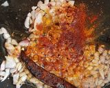 A picture of step 4 of Dal palak.