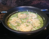 Foto del paso 9 de la receta: Merluza en salsa con guisantes