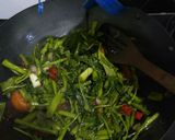 Foto langkah ke 5 dari resep Kangkung Saus Tiram.