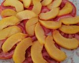 Foto del paso 3 de la receta: Ensalada de tomate, melocotón y boquerones en vinagre