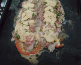 Foto del paso 4 de la receta: Merluza al atún y queso azul, sobre base de tomates al tomillo