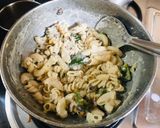A picture of step 8 of Creamy White Sauce Pasta.