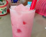 Foto langkah ke 4 dari resep Strawberry milk yakult 🍺🍓.