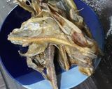 Foto langkah ke 1 dari resep Ikan kering tepung.